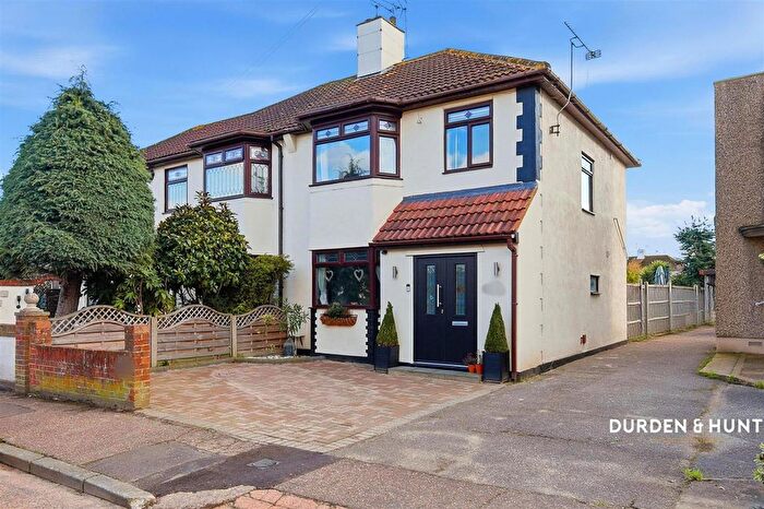 3 Bedroom Semi Detached House For Sale In Lympstone Close, Westcliff-On-Sea, SS0
