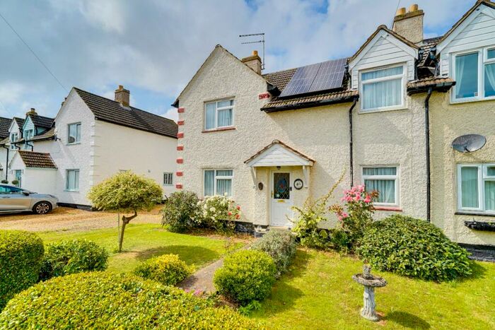 3 Bedroom Semi-Detached House For Sale In Manor Close, Wyton, Huntingdon, Cambridgeshire, PE28