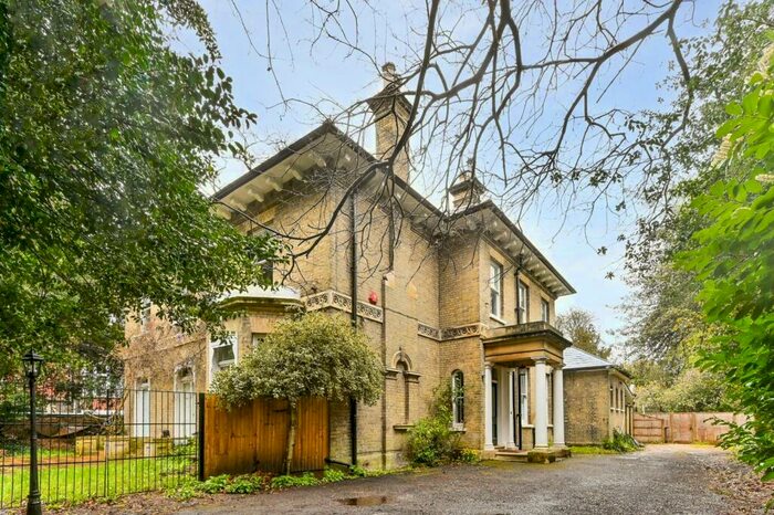 5 Bedroom Detached House To Rent In Bramley Hill, South Croydon, CR2