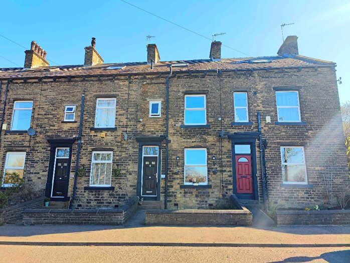 3 Bedroom Terraced House For Sale In Claremount Road, Halifax, HX3