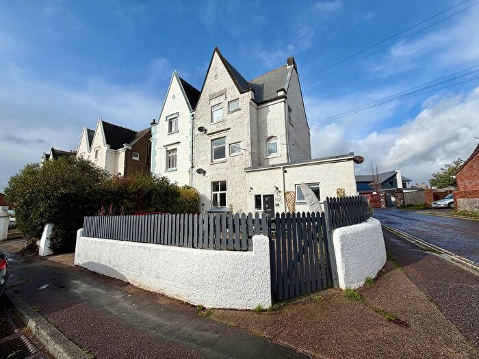 2 Bedroom Flat For Sale In North Street, Exmouth, EX8