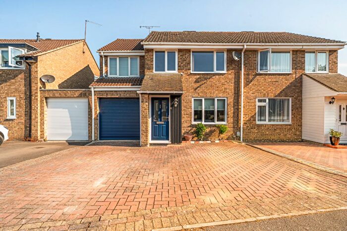 4 Bedroom Link Detached House For Sale In Sevenfields, Highworth, Swindon, SN6