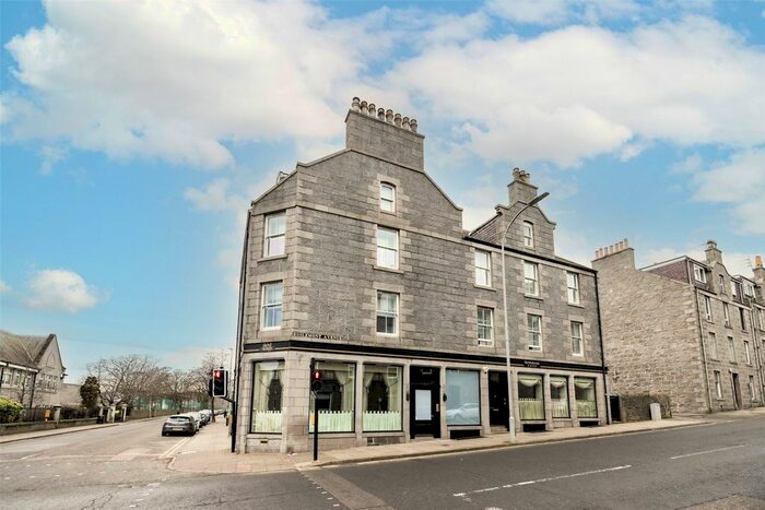 2 Bedroom Flat To Rent In Flat, Esslemont Avenue, Aberdeen, AB25