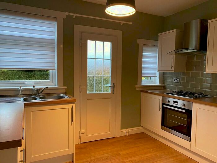 2 Bedroom Apartment To Rent In Robroyston, Glasgow, G33