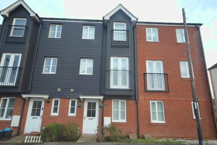 4 Bedroom Property To Rent In Herdwick Close, Kingsnorth, Ashford, TN25