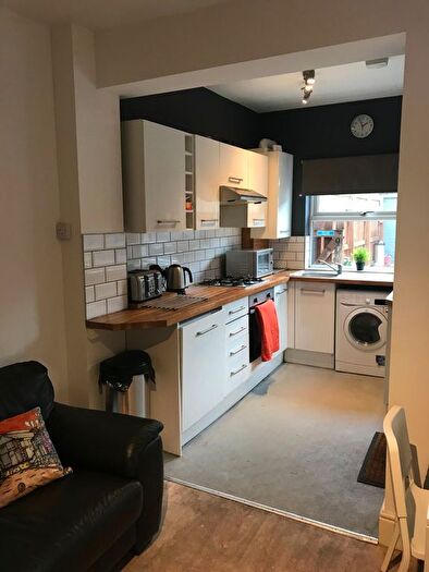 5 Bedroom Semi Detached House To Rent In Harland Road, Sheffield, S11