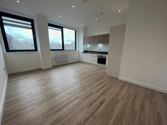 2 Bedroom Flat To Rent In Alencon Link, Basingstoke, RG21