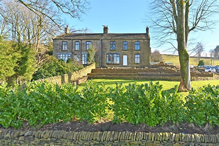 4 Bedroom Farm House For Sale In Moorfield Farm, Derbyshire Level, Charlesworth, Glossop, SK13