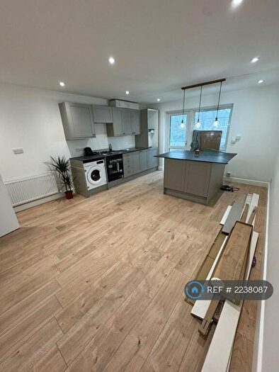 3 Bedroom Flat To Rent In Rokesby Place, Wembley, HA0