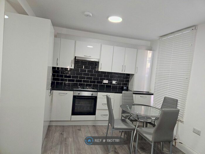 1 Bedroom Flat To Rent In Old Street, London, EC1V