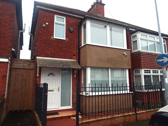 3 Bedroom Terraced House For Sale In Etherington Road, HU6