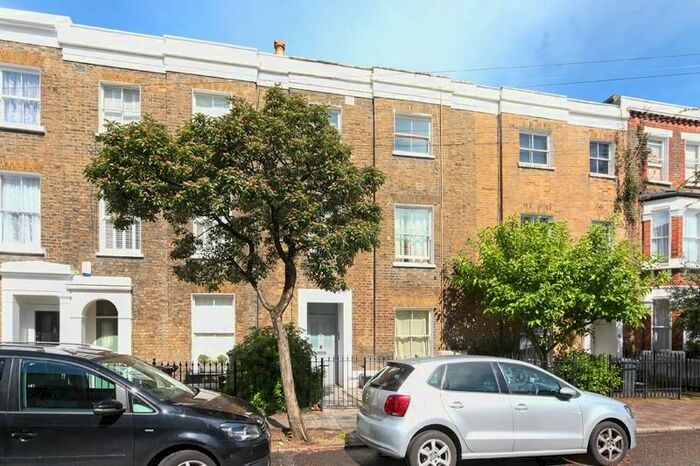 2 Bedroom Flat To Rent In Clapham Manor Street, London, SW4