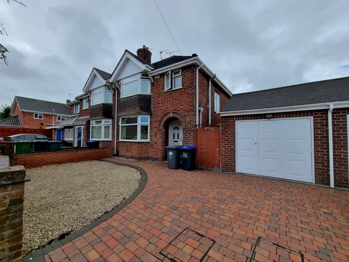5 Bedroom Semi-Detached House To Rent In Alexandra Road, Leamington Spa, CV31