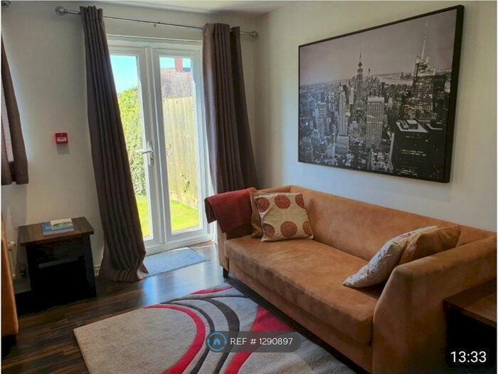 3 Bedroom Terraced House To Rent In Nottingham, Nottingham NG5