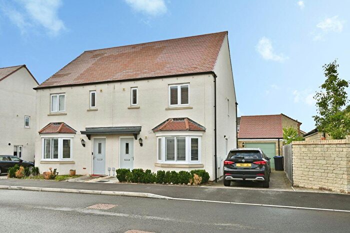 3 Bedroom Semi Detached House For Sale In Jenners Yard, Cricklade, Wiltshire, SN6