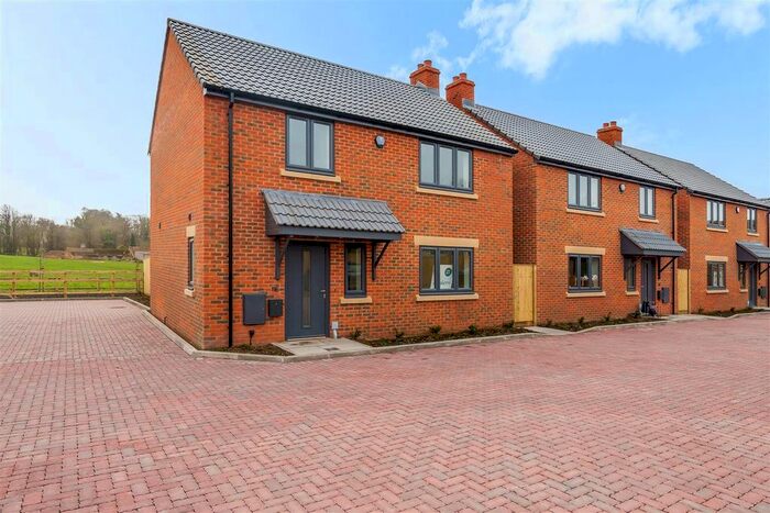 3 Bedroom Detached House For Sale In Mead Close, Potterne, Devizes, SN10