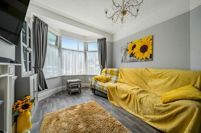 4 Bedroom Terraced House To Rent In Westborough Road, Westcliff-On-Sea, SS0