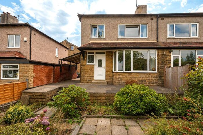 3 Bedroom Semi-Detached House For Sale In Bell Hall View, Halifax, West Yorkshire, HX1