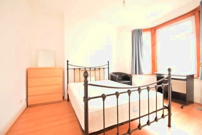 4 Bedroom Terraced House To Rent In Kellino Street, London, SW17