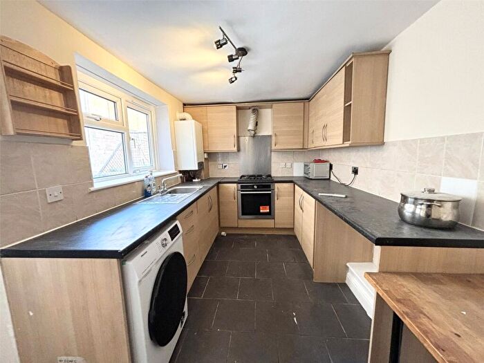1 Bedroom Flat To Rent In Campbell Street, Bristol, Somerset, BS2