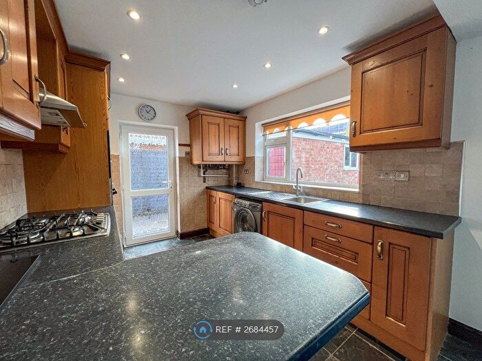 3 Bedroom Semi-detached House To Rent In Penzance Avenue, Wigston, LE18