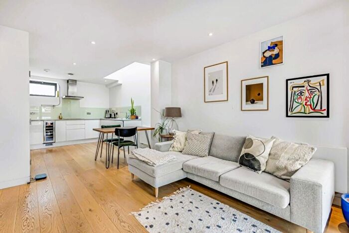 2 Bedroom Flat To Rent In Wyfold Road, London, SW6
