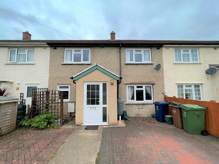 3 Bedroom Property To Rent In Cromwell Close, Marston, Oxford, OX3