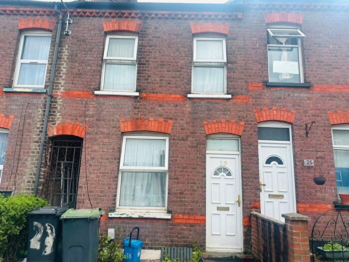 2 Bedroom Terraced House To Rent In St. Peters Road, Luton, LU1