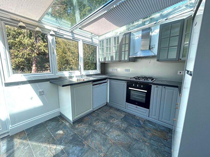 3 Bedroom Terraced House To Rent In Henningham Road, London, N17