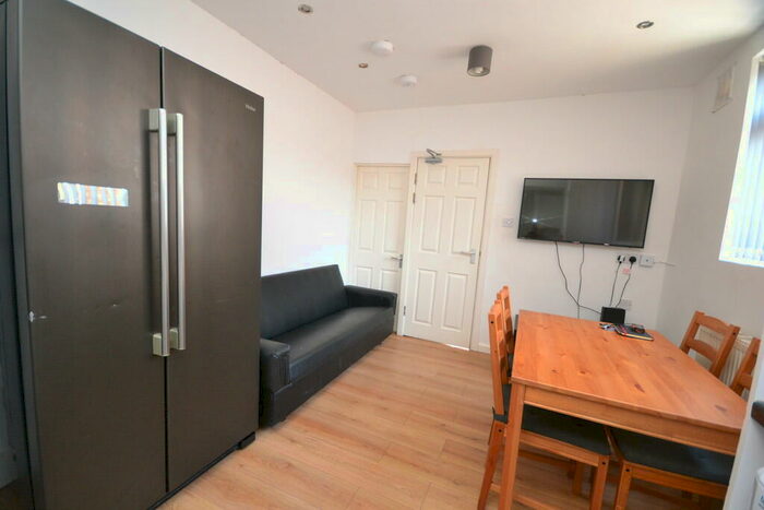 1 Bedroom Semi-Detached House To Rent In Room, Teversal Avenue, Lenton, NG7