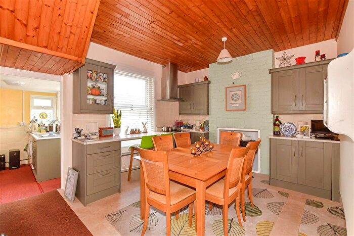 2 Bedroom Terraced House For Sale In Byron Avenue, Margate, Kent, CT9 - Photo 3