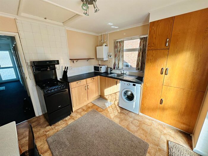 2 Bedroom Bungalow For Sale In Eridge Road, Eastbourne, BN21