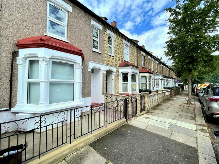 4 Bedroom Terraced House To Rent In Henderson Road, Edmonton Green, N9