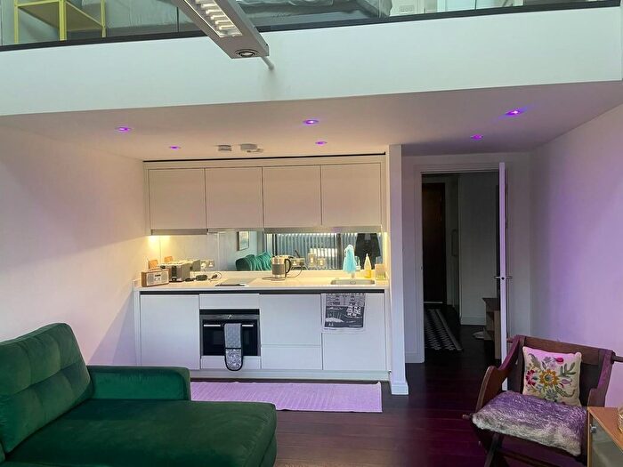 1 Bedroom Maisonette To Rent In Frobisher Crescent, Barbican, EC2Y