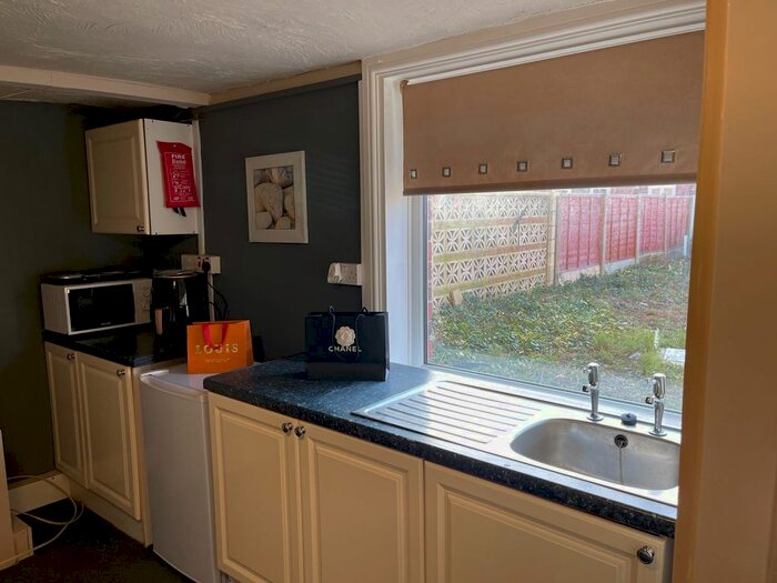 Studio To Rent In Austhorpe Road, Leeds, LS15