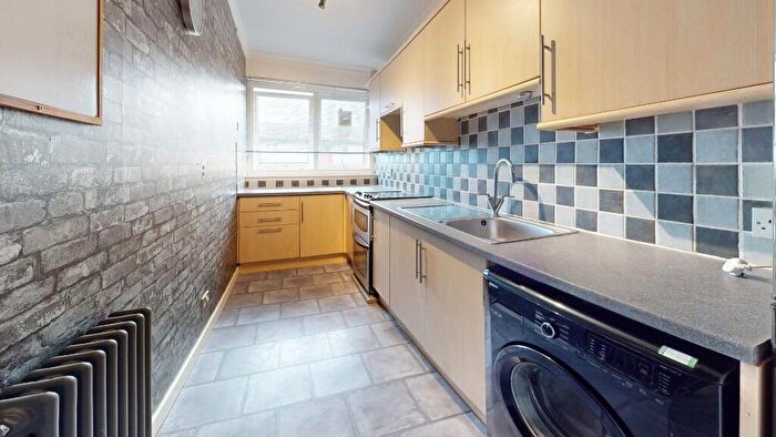 2 Bedroom Flat For Sale In Castleton Way, Aberdeen, Aberdeenshire, AB16