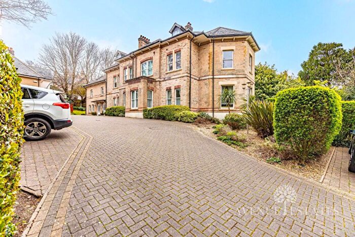 2 Bedroom Apartment For Sale In Bodorgan Road, Bournemouth, Dorset, BH2