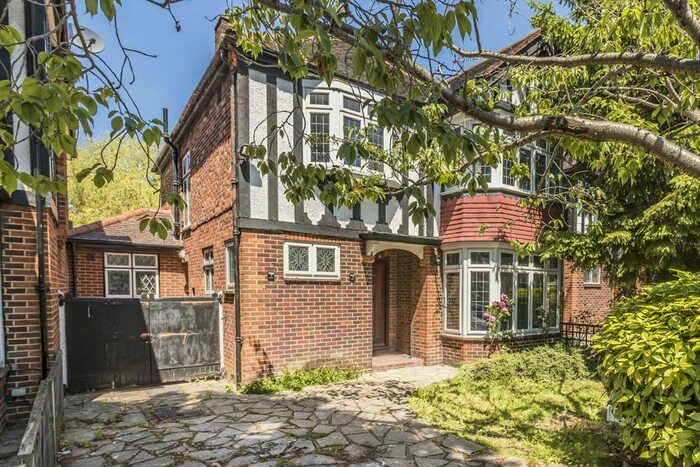 4 Bedroom Detached House To Rent In Baronsmede, London, W5