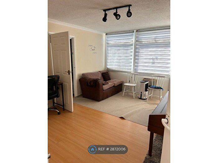 1 Bedroom Flat To Rent In Belmont Lane, Stanmore, HA7