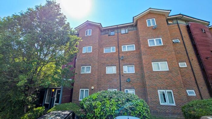 2 Bedroom Flat For Sale In Meadowford Close, London, SE28
