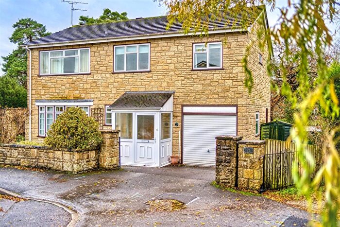 4 Bedroom Detached House For Sale In Barnaby Mead, Gillingham, SP8