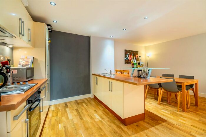 2 Bedroom Flat To Rent In The Courtyard, St. Martins Lane, York, YO1