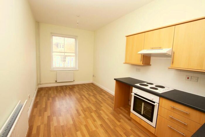 1 Bedroom Flat To Rent In The Courtyard, High Street, Sittingbourne, ME10