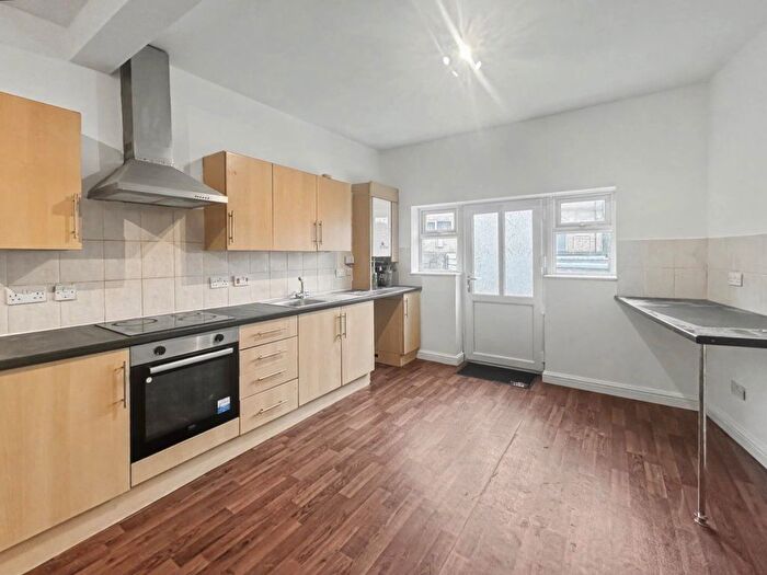 3 Bedroom Flat To Rent In Nottingham Road, Stapleford, NG9