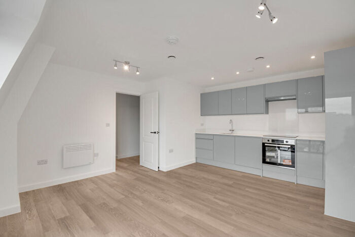 1 Bedroom Flat To Rent In High Street, Rayleigh, SS6