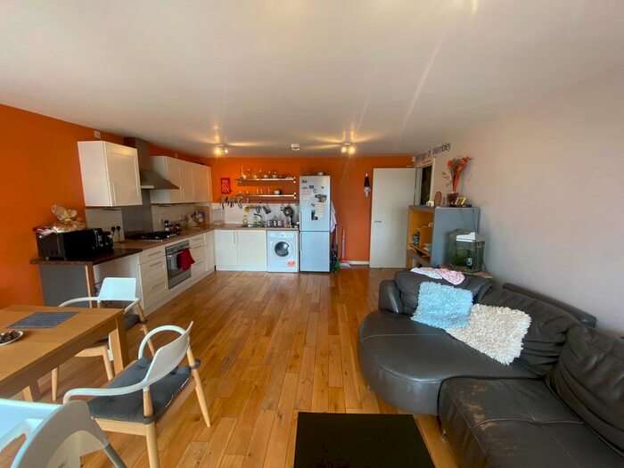 2 Bedroom Flat To Rent In Creffield Road, Acton, W3