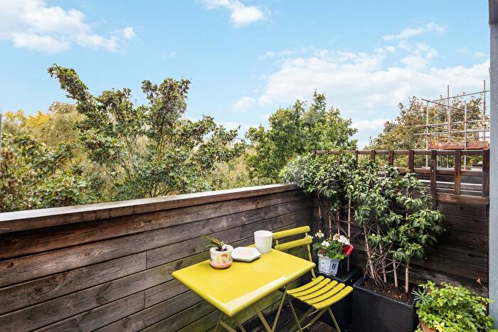 2 Bedroom Flat To Rent In Bollo Lane, Chiswick Park, Chiswick, W4