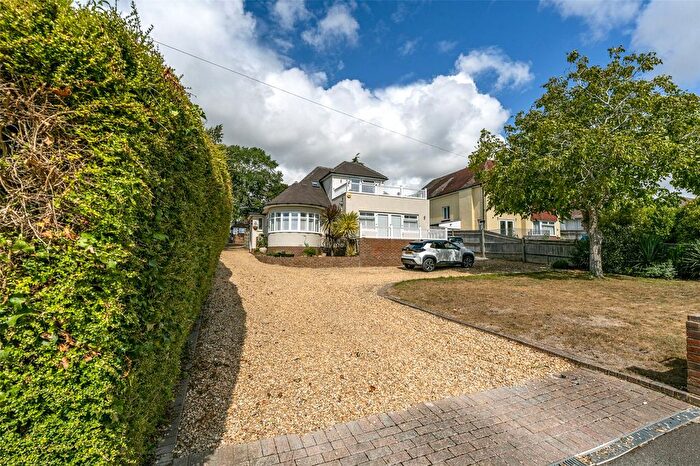 4 Bedroom Detached House For Sale In Woodland Avenue, Worthing, West Sussex, BN13