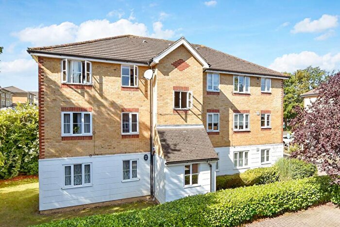 1 Bedroom Flat For Sale In Chipstead Close, Sutton, Surrey, SM2