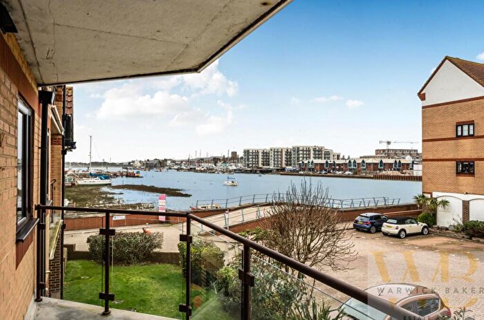 3 Bedroom Flat For Sale In Emerald Quay, Shoreham-By-Sea, BN43